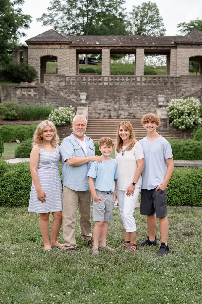 family portrait in the Governors Gardens by Lake of the Ozarks photographer The Bennetts