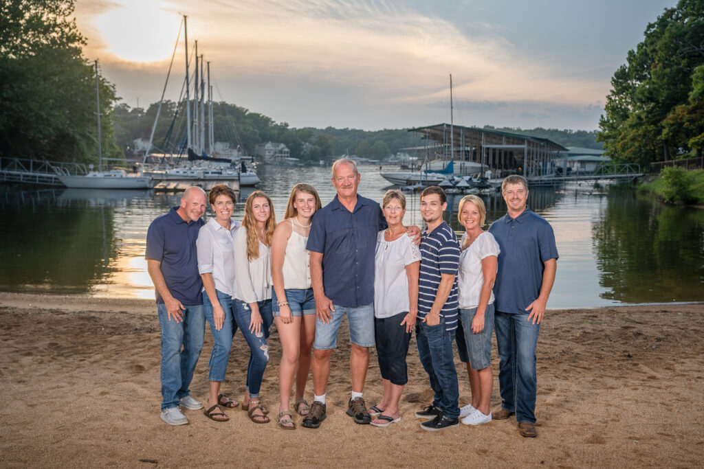 family portrait at Ozark Yacht Club by Lake of the Ozarks photographer The Bennetts