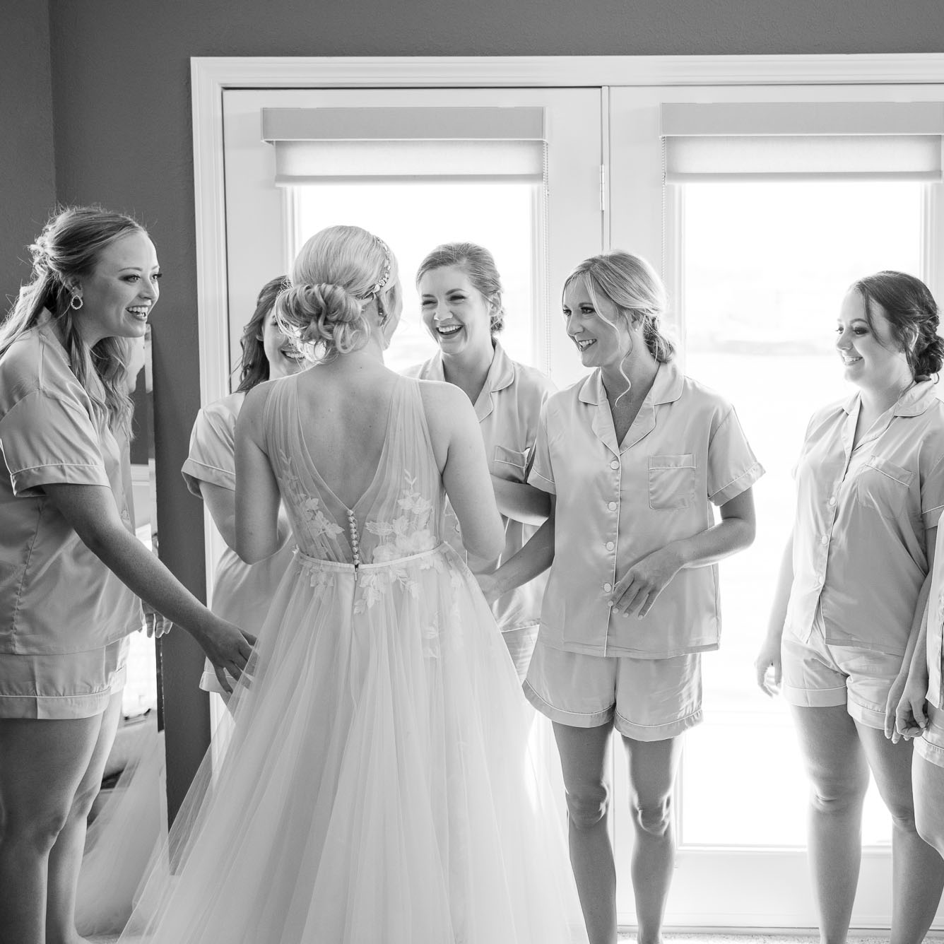 bridesmaids reveal by lake of the ozarks wedding photographer The Bennetts