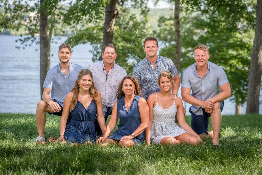 family portrait by Lake of the Ozarks photographer The Bennetts
