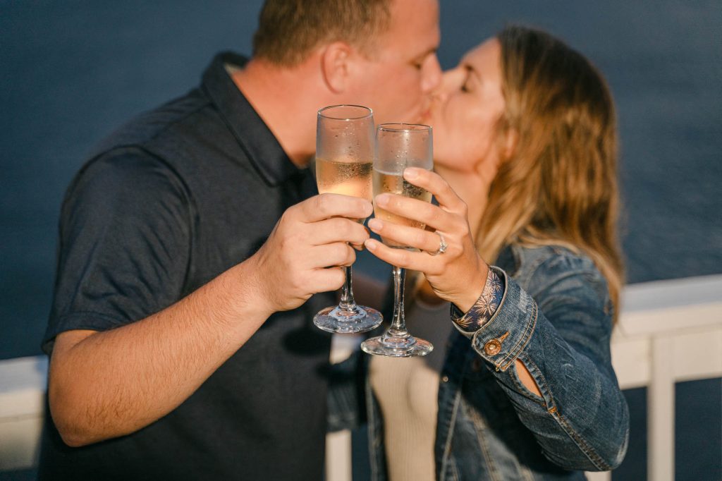 best place to propose at the Lake of the Ozarks margaritaville sunset point